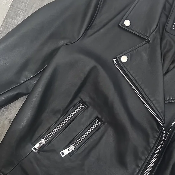 Levi's Classic Black Leather Jacket - Picture 2 of 4